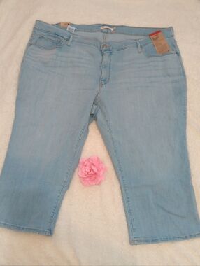 Levi's Denim Light Blue Cropped Jeans - Capri Style Plus Size 26 Spring Summer